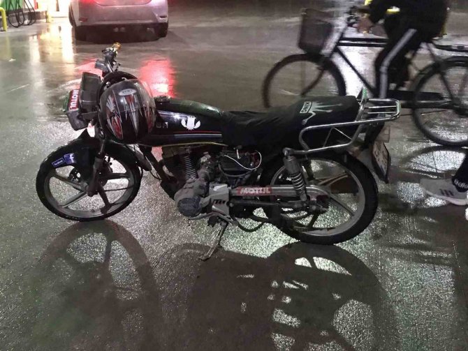Otomobil İle Motosiklet Çarpıştı: 1 Yaralı
