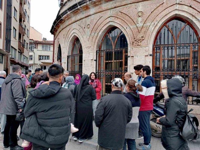 Şehre Vefa Grubu Depremzede Ailelere Balıkesir’i Tanıttılar