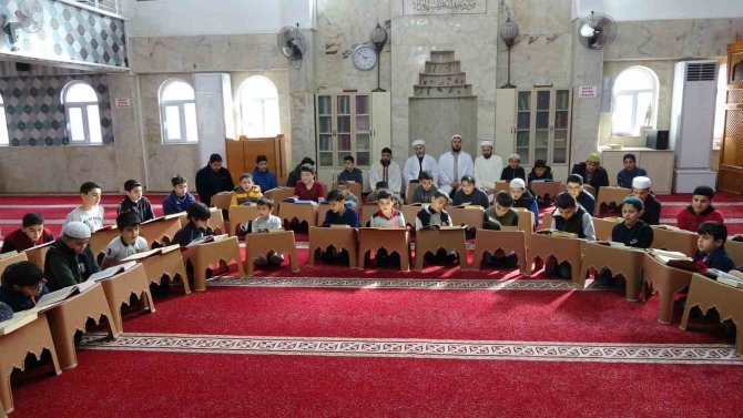 Depremde Vefat Eden Ve Yaralananlar İçin Dua Edildi