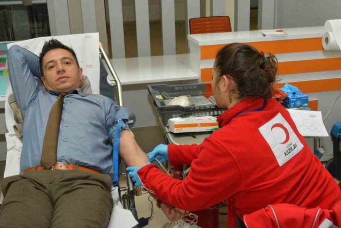 Siirt’te Depremzedeler İçin Kan Bağışı Seferberliği