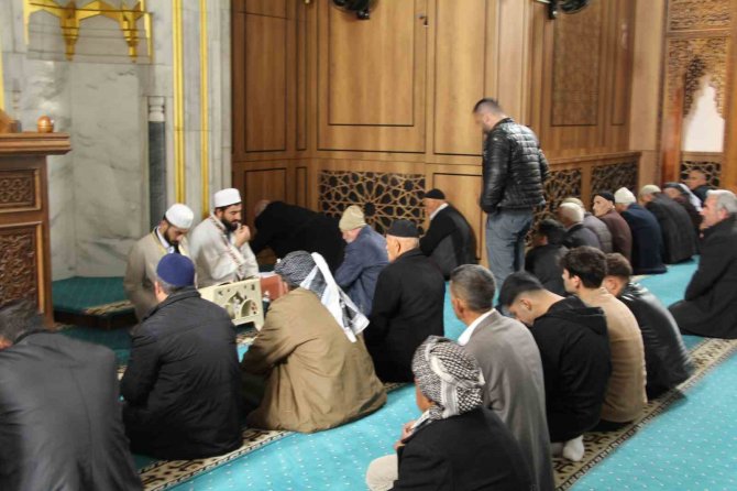 Depremde Hayatını Kaybedenler İçin Şırnak’ta Mevlit Okutuldu