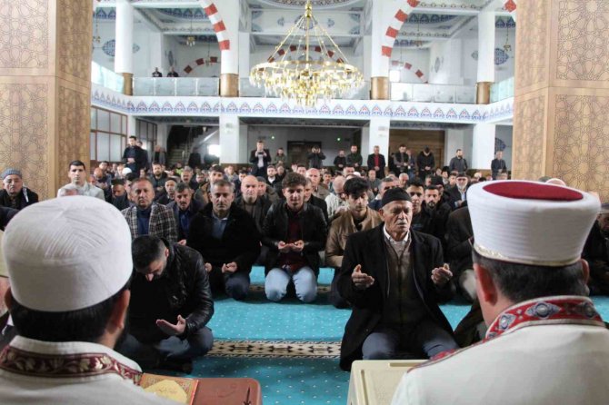 Depremde Hayatını Kaybedenler İçin Şırnak’ta Mevlit Okutuldu