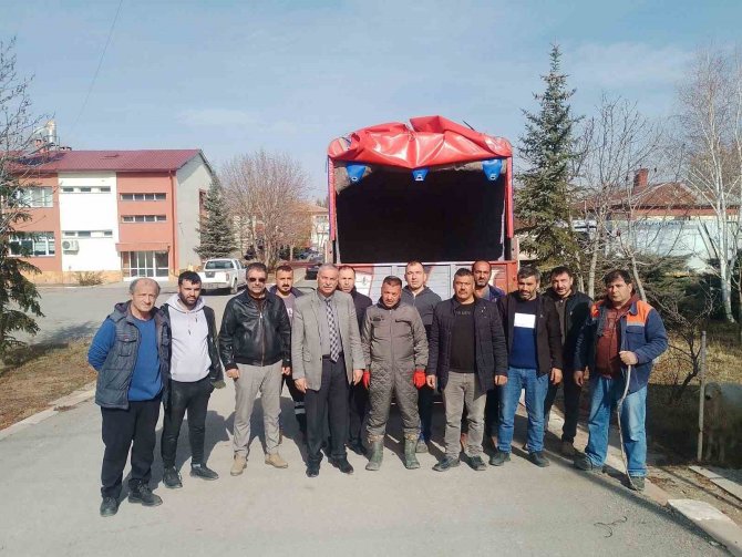 Depremzedeler İçin 13 Küçükbaş Hayvan Bağışladılar