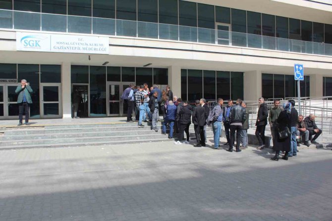 Sgk’dan Eyt İle İlgili ’E-devlet’ Ve ’Acele Etmeyin’ Çağrısı