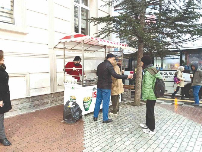 Sungurlu’da Ücretsiz Çorba İkramı Tekrar Başladı