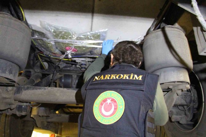 Kapıkule Gümrük Kapısı’nda 13 Kilogram Esrar Ele Geçirildi