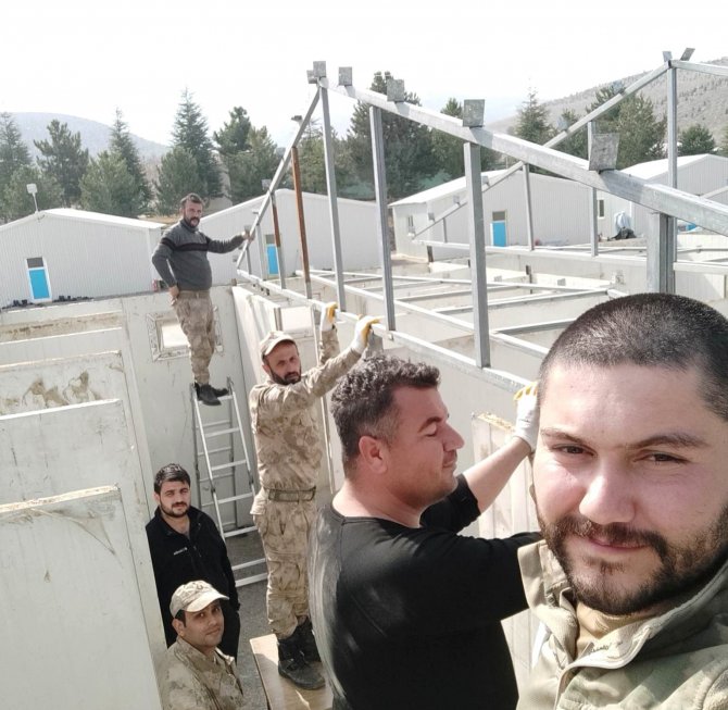 Güvenlik Korucuları Deprem Bölgelerindeki Çalışmalarını Sürdürüyor