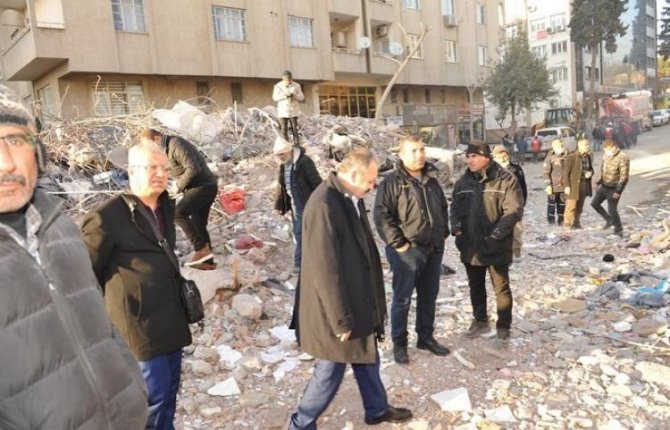 Uzmanlar Federasyonu Depremzedeleri Yalnız Bırakmadı