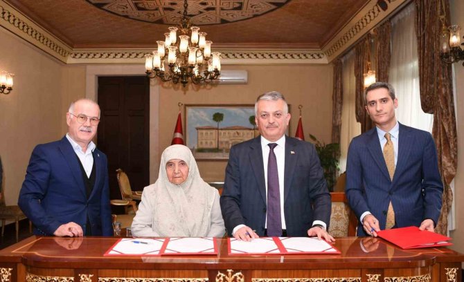 Elmalı “Diyaliz Merkezi Hizmet Binası” Protokolünü İmzaladı