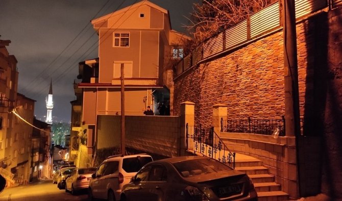 Haber Alınamayan Şahıs Kapıyı Açmayınca Ekipler Çilingirle İçeri Girdi