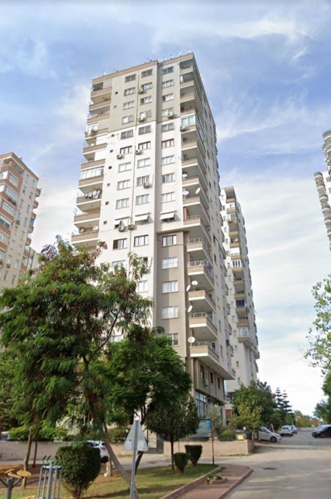 100 Kişiye Mezar Olan Apartmanın Müteahhitti Baba-kız Aranıyor