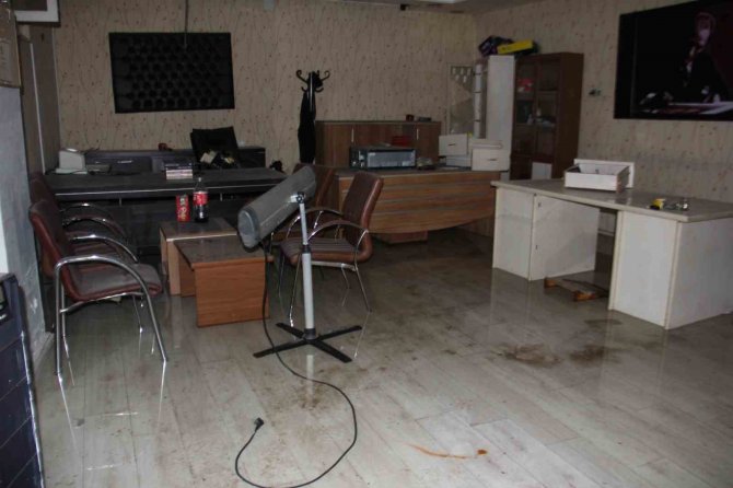 Mercan Tv’yi Hem Deprem Hem Su Baskını Vurdu