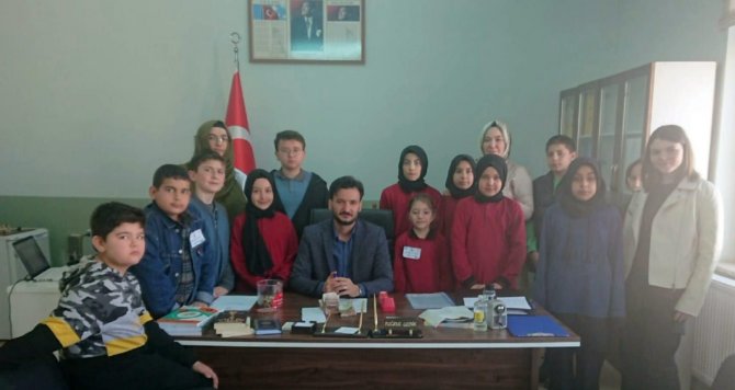 Hayır Amaçlı Satış Yapılan Pazar Kurup Depremzedeler İçin Bağış Topladılar