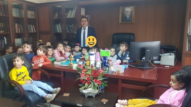Minikler Kumbaralarını Depremzedeler İçin Açtı