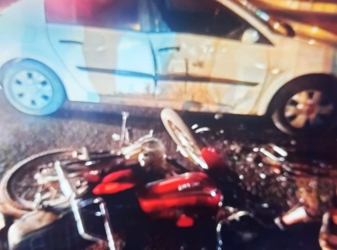 Motosiklet İle Otomobil Çarpıştı: 1 Yaralı