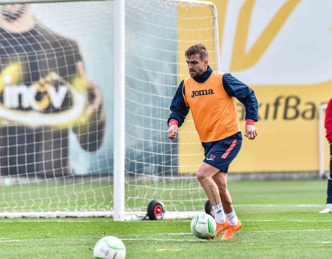 Başakşehir, Gent Maçı Hazırlıklarına Başladı