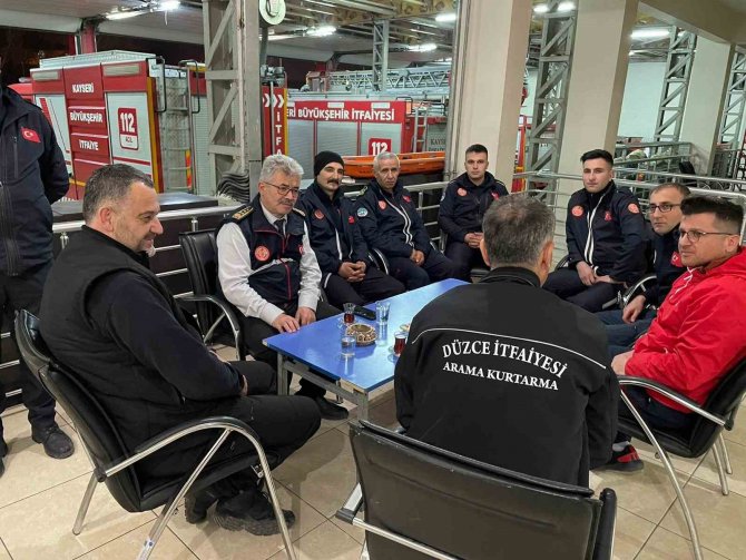 Düzce Tüm İmkanlarıyla Afet Bölgesinde