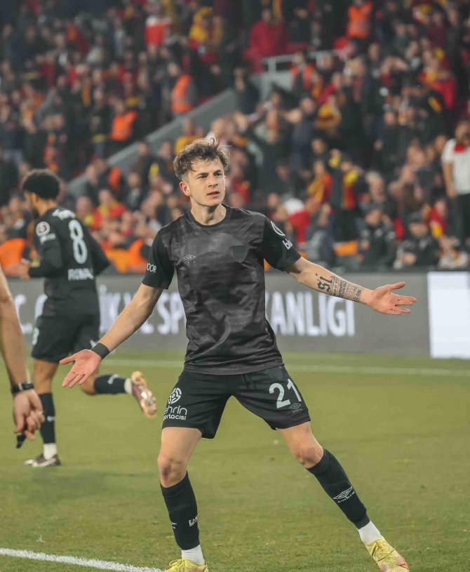 Emirhan Delibaş, Göztepe Formasıyla İlk Golünü Attı