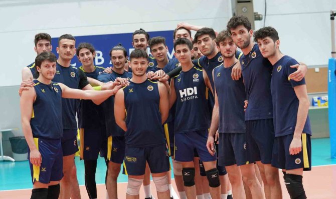 Fenerbahçe, Depremzede Voleybolcuyu Kadrosuna Kattı