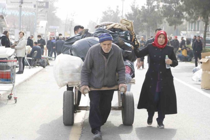 Diyar Galeria İ̇ş Merkezi Sakinleri Eşyalarını Tahliye Etti