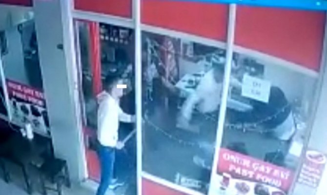 Edremit’te Sopalı Bıçaklı Kavga İş Yerine Taştı