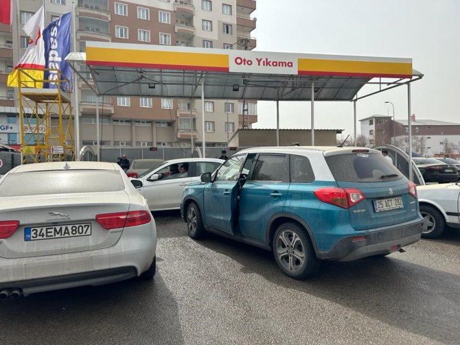 Çamur Yağdı, Araç Şoförleri Oto Yıkamalarda Sıra Oluşturdu