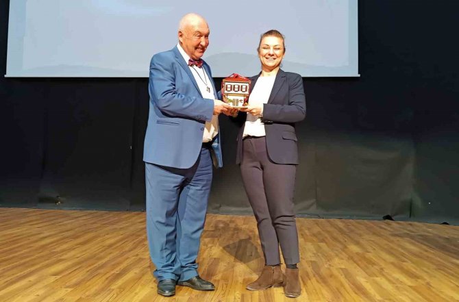 Prof. Dr. Ahmet Ercan: “2045 Yılına Kadar İ̇stanbul’a Deprem Gelmez”
