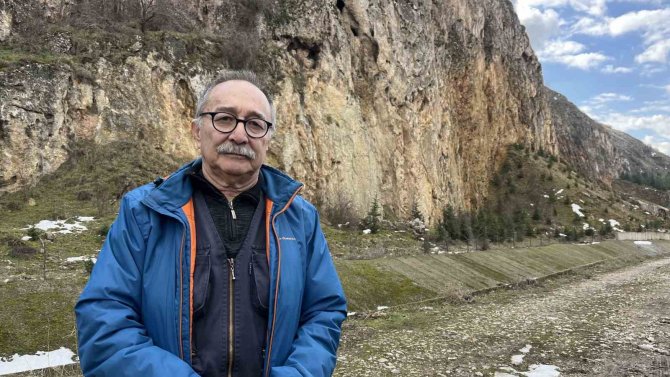 İ̇nönü Fayı Üzerinde Bulunan Doğa Harikasının Emsalleri Alplerde Ve İ̇sviçre’de Görülebiliyor