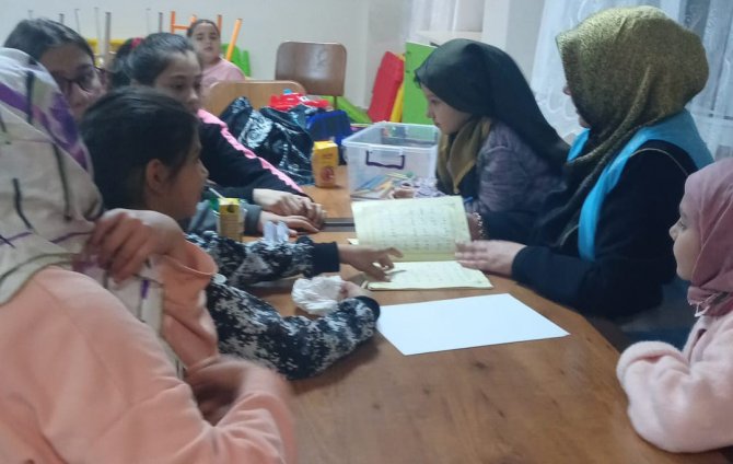 Depremi Yaşayan Çocuklar Din Görevlilerinin Oyunlarıyla Moral Buluyor