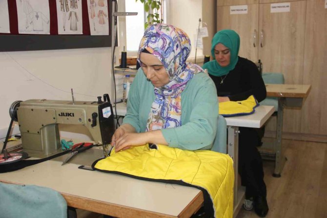 Küçük Yürekleri Isıtan Büyük Destek