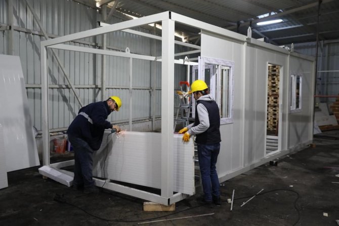 Düzce’den Gönderilen Konteynerler Depremzedelere Yuva Oluyor