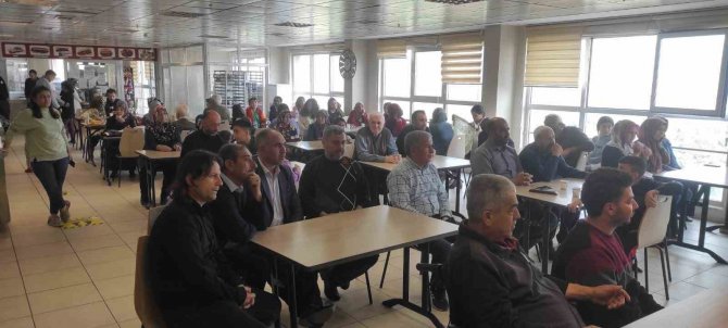 Depremzedeler Kaybettikleri Yakınları İçin Dua Etti