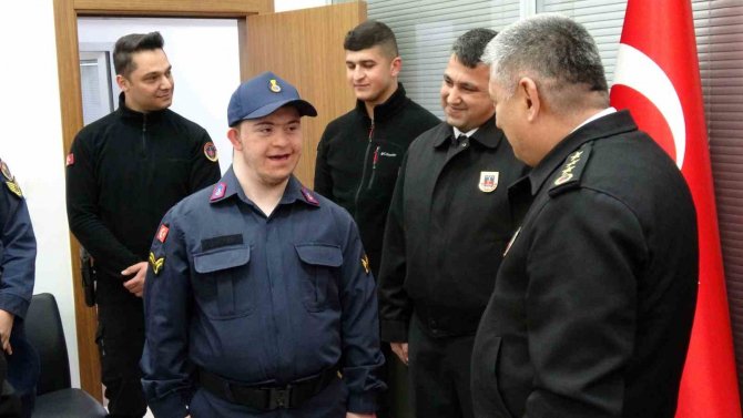 Down Sendromlu Depremzede Gencin Askerlik Hayali Gerçek Oldu