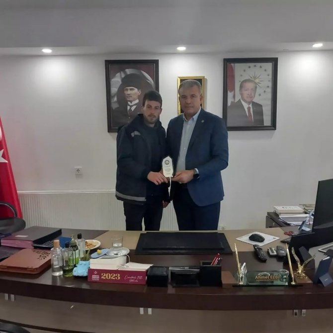 Başkan Elbi, Deprem Bölgesinde Görev Yapan Belediye Personelini Unutmadı