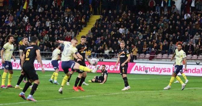 Spor Toto Süper Lig: Kayserispor: 0 - Fenerbahçe: 1 (İ̇lk Yarı)
