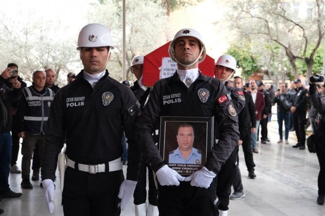 Aydınlı Şehit Polis Canoluk Son Yolculuğuna Uğurlandı