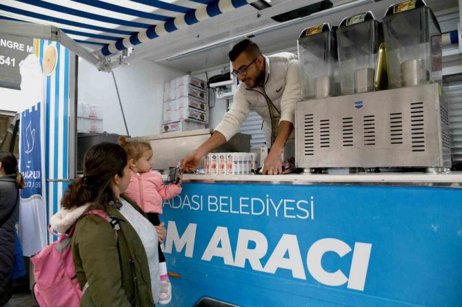 Kuşadası’nda Depremzede Çocuklar İçin Sinema Etkinliği Düzenlendi