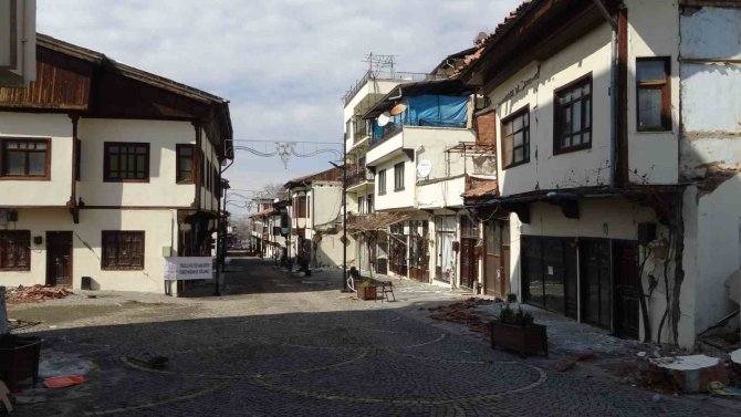 Deprem Malatya’da Tarihi Kültürel Yapılara Da Zarar Verdi