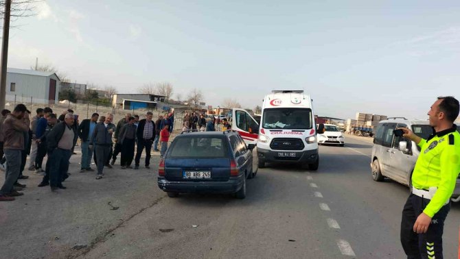 Osmaniye’de Kamyonet Otomobile Çarptı