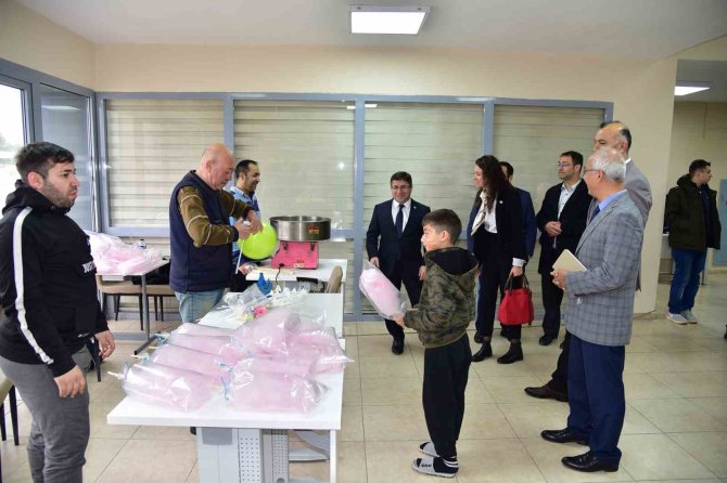 Rektör Prof. Dr. Oğurlu’dan Depremzede Vatandaşlara Ziyaret