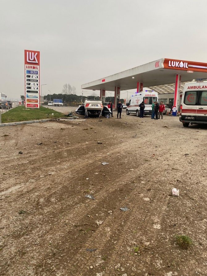 D-650’de Takla Atan Lüks Otomobil Hurdaya Döndü: 1 Ölü, 1 Yaralı