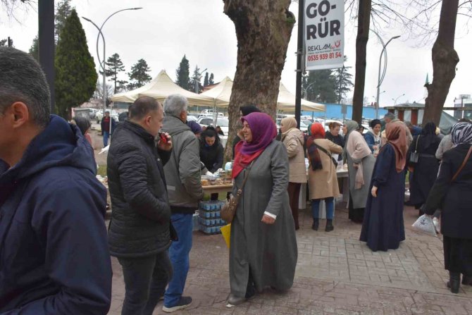 Burada Satılan Her Şey Depremzedeler İçin