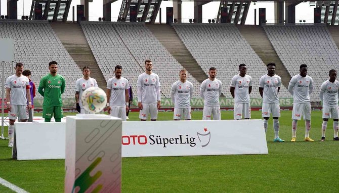 Spor Toto Süper Lig: Fatih Karagümrük: 1 - Sivasspor: 1 (İ̇lk Yarı)