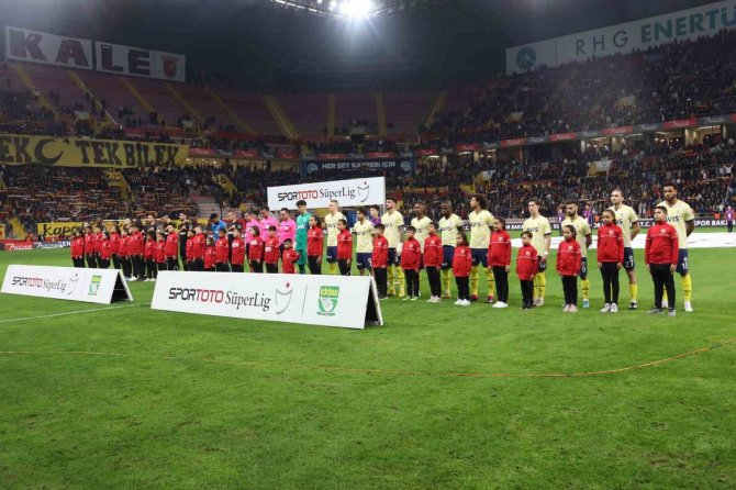 Spor Toto Süper Lig: Kayserispor: 0 - Fenerbahçe: 1 (Maç Devam Ediyor)