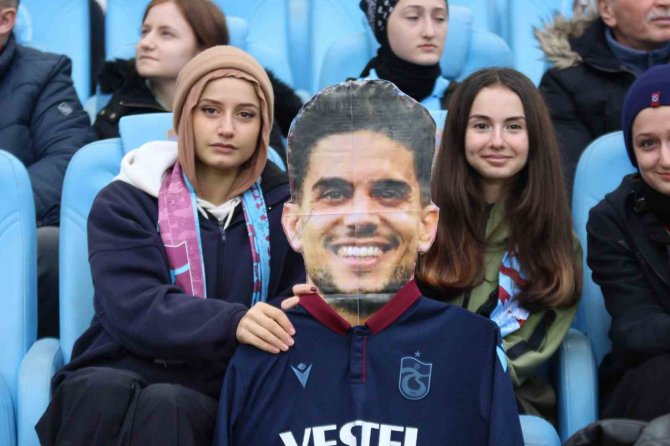 Spor Toto Süper Lig: Trabzonspor: 0 - Ümraniyespor: 0 (İ̇lk Yarı)