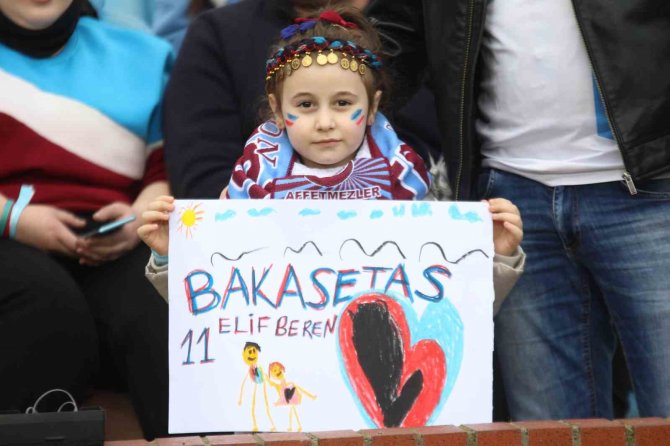 Spor Toto Süper Lig: Trabzonspor: 0 - Ümraniyespor: 0 (İ̇lk Yarı)