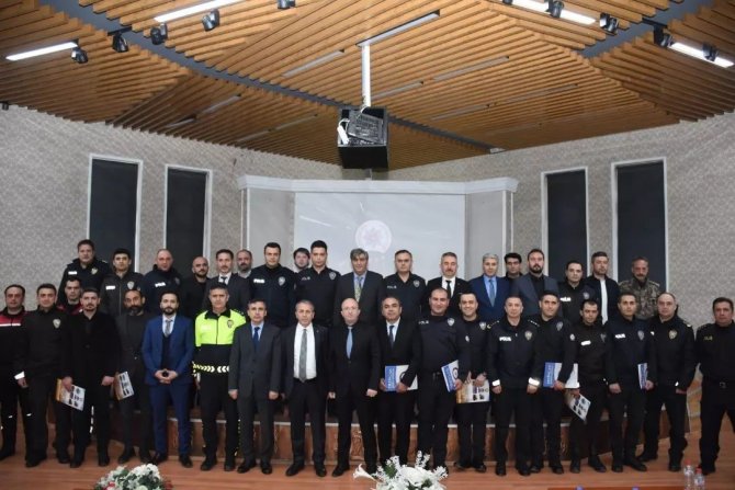 Suç Ve Suçlulara Geçit Vermeyen Asayiş Polisleri Ödüllendirildi