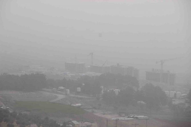 Toz Bulutu Adıyaman’ı Esir Aldı