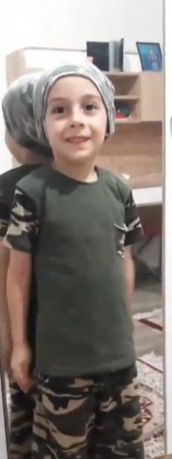 Aniden Yola Fırlayan Küçük Çocuk Kamyonetin Altında Can Verdi