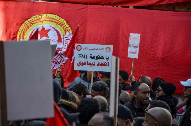 Tunus’ta Binlerce Göstericinin Katılımıyla Hükümet Karşıtı Protesto